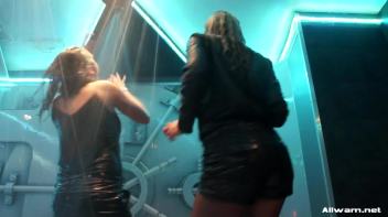 Looking Good In Wetlook Screencap 21 on www.sinx.com