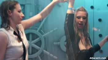 Looking Good In Wetlook Screencap 46 on www.sinx.com