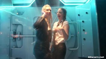 Looking Good In Wetlook Screencap 55 on www.sinx.com