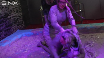 Mud Wrestling Doubles Competition Screencap 61 on www.sinx.com