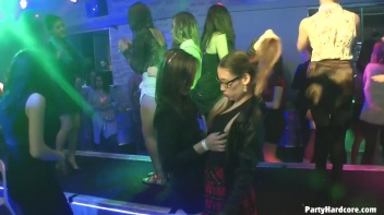 Party Hardcore Gone Crazy Vol. 32 Part 6 - Cam 1 Screencap 65 on www.sinx.com