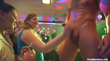 Party Hardcore Gone Crazy Vol. 33 Part 2 - Cam 4 Screencap 8 on www.sinx.com