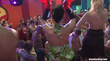 Bikini Beach Balls Part 3 - Cam 3 Screencap 51 on www.sinx.com