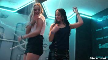 Funkin' It Up Wetlook Style! Screencap 17 on www.sinx.com