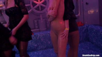 Holiday Hotties Part 5 - Shower Cam Screencap 86 on www.sinx.com
