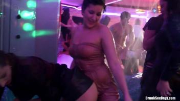 Holiday Hotties Part 5 - Shower Cam Screencap 8 on www.sinx.com