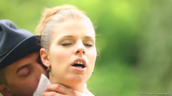 Painting In Piss Screencap 40 on www.sinx.com