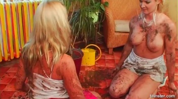 Good Old Fashioned Girlie Mudfight Screencap 39 on www.sinx.com