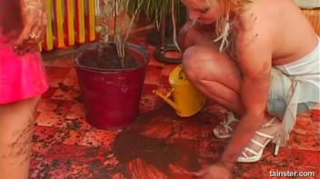 Good Old Fashioned Girlie Mudfight Screencap 50 on www.sinx.com