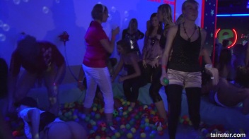 Spring Break Blow-Out Part 5 - Cam 3 Screencap 3 on www.sinx.com