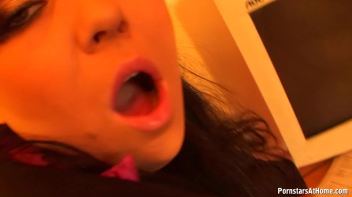 Private Secretary Piss Fantasies Screencap 32 on www.sinx.com