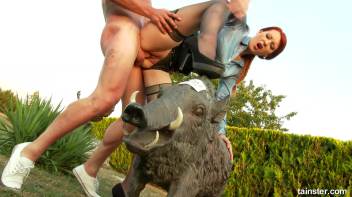 Golden shower in the garden Screencap 65 on www.sinx.com