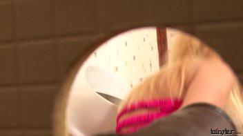 Hose That Pink Down With Cum! Screencap 44 on www.sinx.com