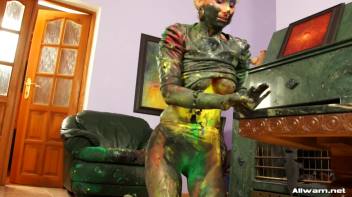 Extreme Makeover! Screencap 106 on www.sinx.com