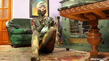 Extreme Makeover! Screencap 110 on www.sinx.com