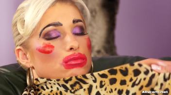 Extreme Makeover! Screencap 34 on www.sinx.com