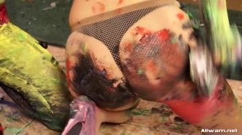 Extreme Makeover! Screencap 83 on www.sinx.com