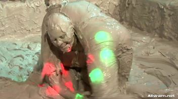Alex Roars Her Way Through This Mud Battle! Screencap 24 on www.sinx.com