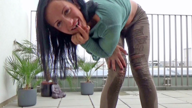 Latest deal - Voll in meine Hose gepisst