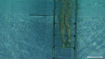 Splash That Ass Screencap 53 on www.sinx.com