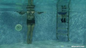 Splash That Ass Screencap 58 on www.sinx.com