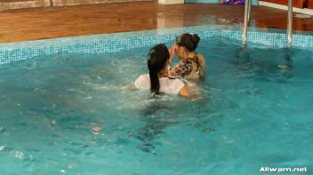 Splash That Ass Screencap 83 on www.sinx.com