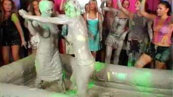 Eurobabes Love To Slam Their Faces Into The Mud Screencap 97 on www.sinx.com