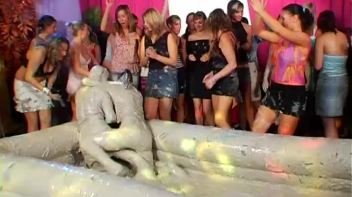 Eurobabes Love To Slam Their Faces Into The Mud Screencap 28 on www.sinx.com