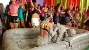 Eurobabes Love To Slam Their Faces Into The Mud Screencap 38 on www.sinx.com