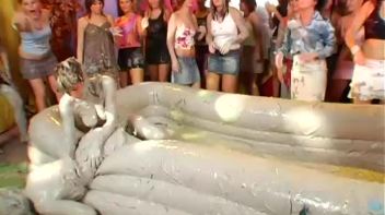 Eurobabes Love To Slam Their Faces Into The Mud Screencap 54 on www.sinx.com