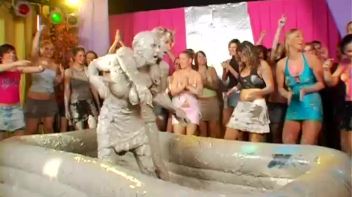 Eurobabes Love To Slam Their Faces Into The Mud Screencap 59 on www.sinx.com