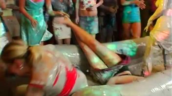 Eurobabes Love To Slam Their Faces Into The Mud Screencap 66 on www.sinx.com