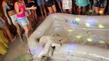 Eurobabes Love To Slam Their Faces Into The Mud Screencap 82 on www.sinx.com