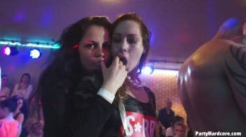 Party Hardcore Gone Crazy Vol. 34 Part 7 - Cam 2 Screencap 35 on www.sinx.com