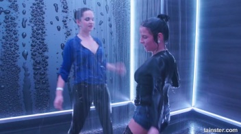 The Shower Brings Sensual Power! Screencap 67 on www.sinx.com