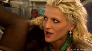 A Seductive Occasion Screencap 117 on www.sinx.com