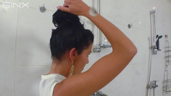 Raven Haired Babe Shampoos And Lathers Up Screencap 17 on www.sinx.com