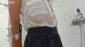 Raven Haired Babe Shampoos And Lathers Up Screencap 29 on www.sinx.com