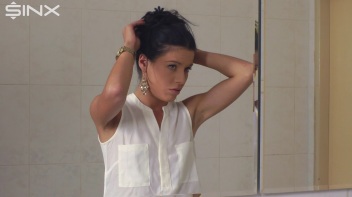 Raven Haired Babe Shampoos And Lathers Up Screencap 3 on www.sinx.com