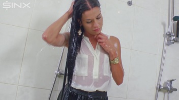 Raven Haired Babe Shampoos And Lathers Up Screencap 63 on www.sinx.com