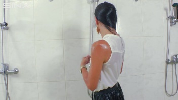 Raven Haired Babe Shampoos And Lathers Up Screencap 69 on www.sinx.com