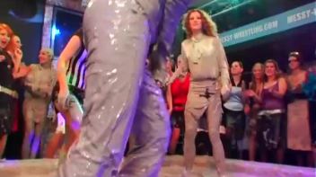 Kia Winston vs. Alexis Screencap 10 on www.sinx.com