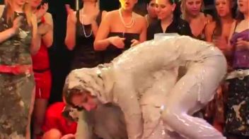 Kia Winston vs. Alexis Screencap 26 on www.sinx.com