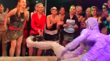 Kia Winston vs. Alexis Screencap 29 on www.sinx.com