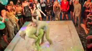 Kia Winston vs. Alexis Screencap 32 on www.sinx.com