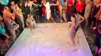 Kia Winston vs. Alexis Screencap 40 on www.sinx.com