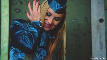 Shiny, Slimy, and Satisfied To The Max! Screencap 14 on www.sinx.com