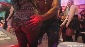 Party Hardcore Gone Crazy Vol. 30 Part 1 - Cam 1 Screencap 20 on www.sinx.com