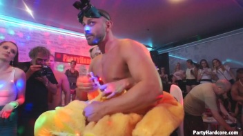 Party Hardcore Gone Crazy Vol. 30 Part 1 - Cam 1 Screencap 74 on www.sinx.com