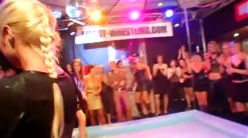 Sharka Blue In a Messy Gel Smackdown Screencap 9 on www.sinx.com